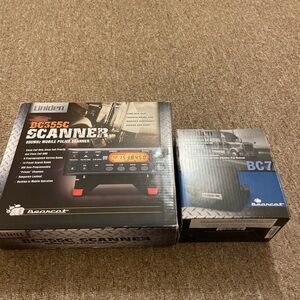 Uniden scanner with speakers